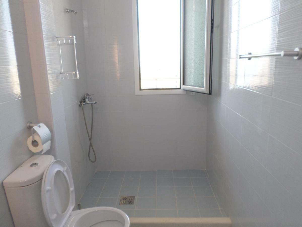 Lindita'S Seaview Appartment Vlore Bagian luar foto