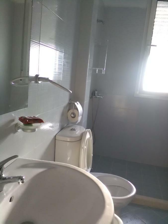 Lindita'S Seaview Appartment Vlore Bagian luar foto